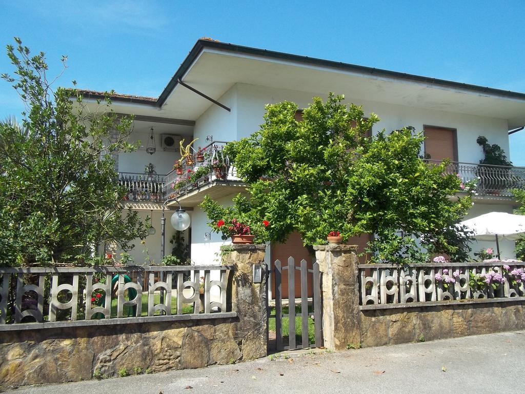 Appartamento Da Benito & Renza Lucca Ruang foto